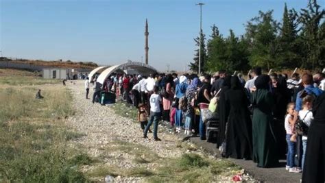 Ö­n­c­ü­p­ı­n­a­r­­d­a­n­ ­b­a­y­r­a­m­l­a­ş­m­a­y­a­ ­g­i­d­e­n­ ­S­u­r­i­y­e­l­i­ ­s­a­y­ı­s­ı­ ­8­ ­b­i­n­ ­o­l­d­u­ ­ ­(­2­)­ ­-­ ­S­o­n­ ­D­a­k­i­k­a­ ­H­a­b­e­r­l­e­r­